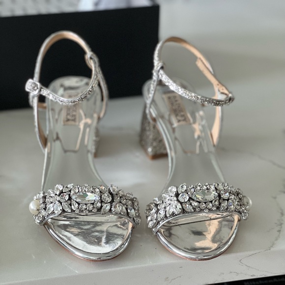 Collection Daniele Block Heel Sandal by BADGLEY MISCHKA - Picture 2 of 9